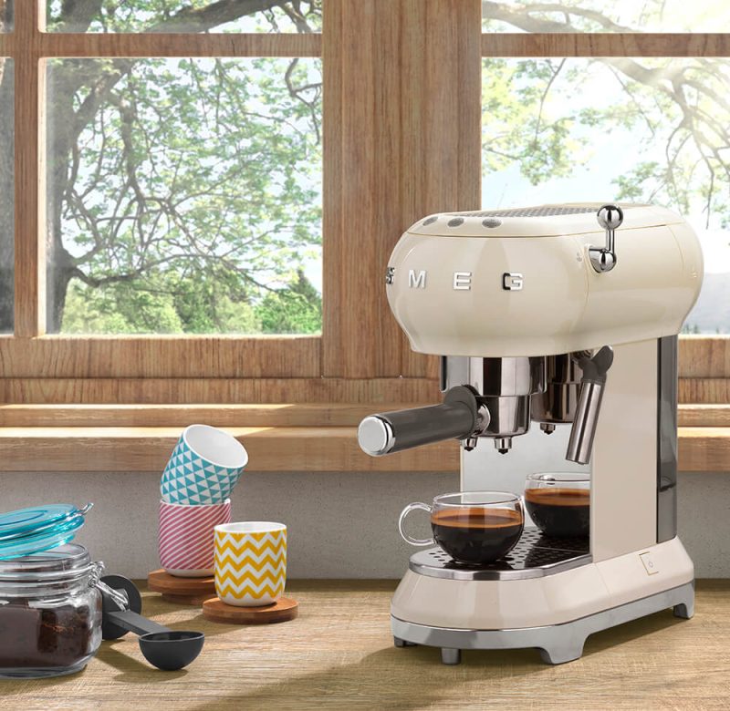 macchina-caffè-Smeg